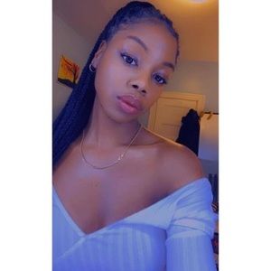 Meet your Posher, Chanelle